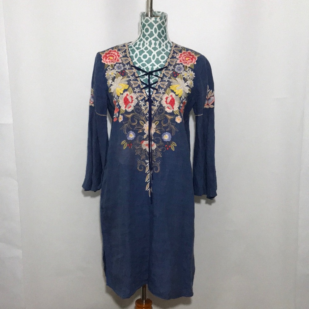 Johnny Was Blue Linen Embroidered Knee Length Tunic Dress Sz XS Flutter Sleeves